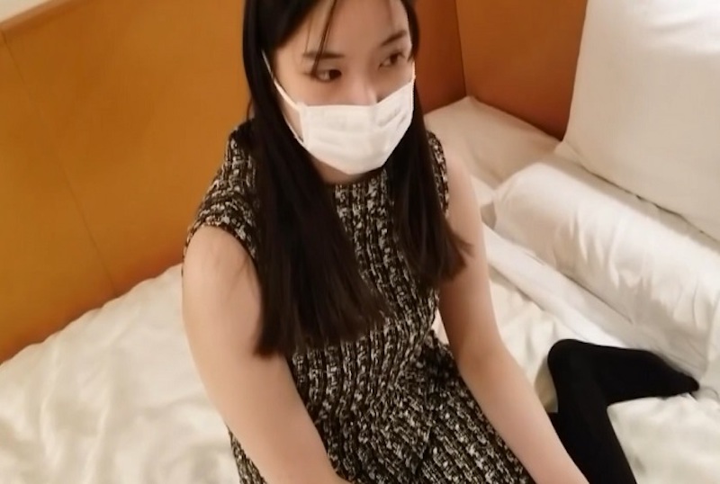 FC2-4595990 [中出] 玩弄模特级苗条美丽已婚妇女的美丽身体，然后中出她美丽的无毛小穴。 素人-jj2