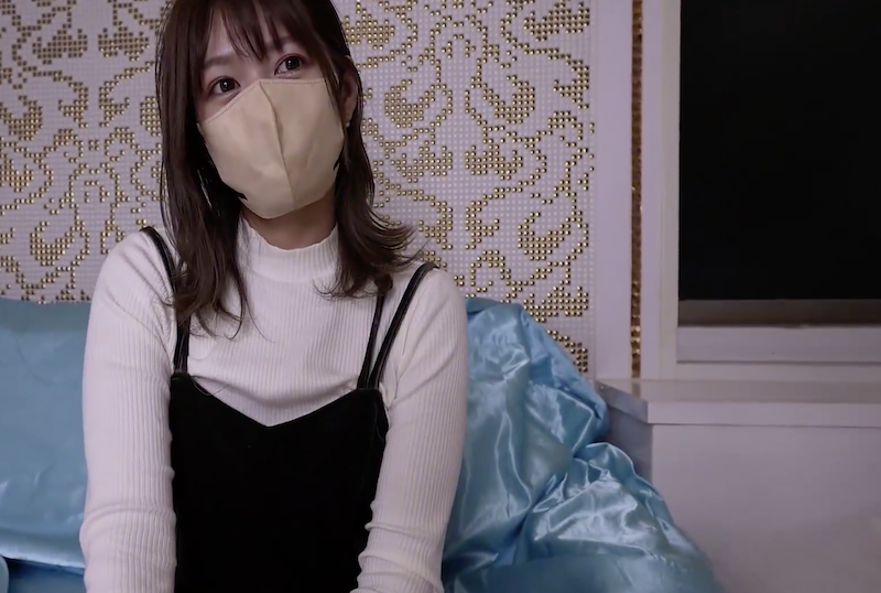 FC2-4679305 与 “丸之内 SS 级新毕业的漂亮女职员 ”一起进行危险的一天拍摄 ，没有套子的性爱！！ 素人-jj2