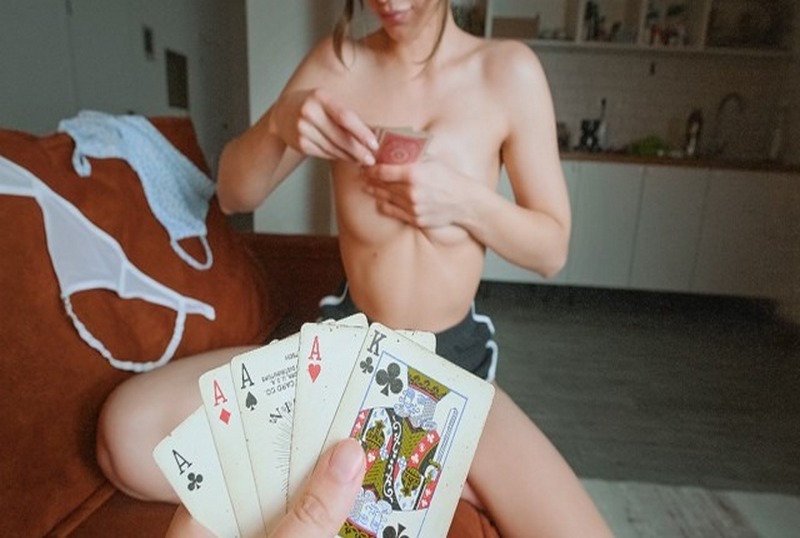 POUB-8441 继妹打牌把自己的屄给输了 MayaLis-jj2